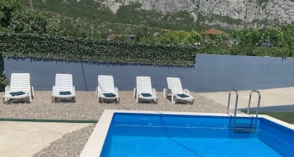 Natura-Gata,Omiš-small stone apartman with swimming pool