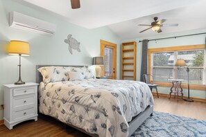6 bedrooms, iron/ironing board, free WiFi, bed sheets - Pool, Boat Ramp, Games, Pass Christian Waterfront Sleeps 18 Guests 6 Bedrooms (Pass Christian)