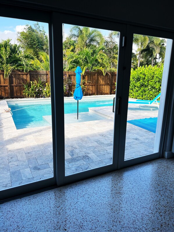 室外泳池、暖水池