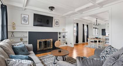 Beautiful Modern/Rustic Cottage in the heart of Lead!!!