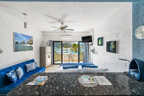 Smart TV - Marina View Open Studio Suite on Marina 645SF walk everywhere! NEW Rooftop Pool (Cabo San Lucas)