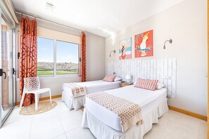 2 chambres, fer et planche Ă repasser, Wi-Fi gratuit, draps fournis
