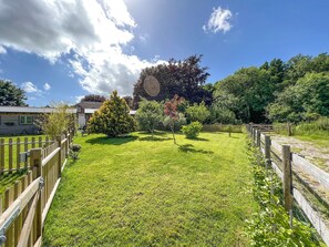 Property grounds - Bluebell Lodge-UK32958 (Ashford)