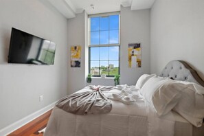 1 habitación, tabla de planchar con plancha, wifi gratis y ropa de cama