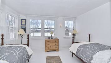 6 Schlafzimmer, Schreibtisch, Bügeleisen/Bügelbrett, kostenloses WLAN