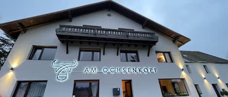 Fachada de la propiedad