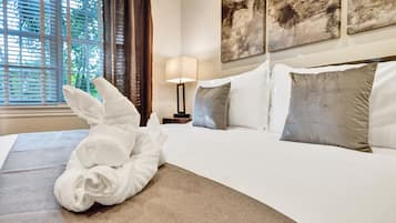 House | 4 bedrooms, iron/ironing board, travel cot, free WiFi