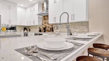 House | Private kitchen | Full-sized fridge, microwave, oven, stovetop