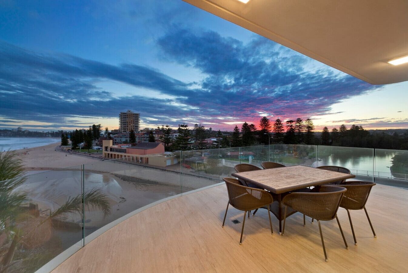 The Cosmopolitan - Beachfront