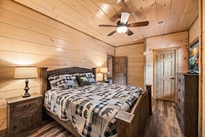 5 habitaciones, caja de seguridad en la habitación y escritorio