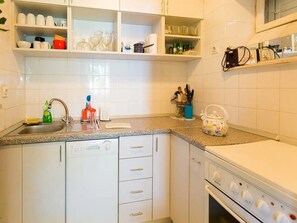 Fridge, microwave, oven, stovetop - Summer House Silvija - Three Bedroom Holiday House with Terrace (Zaton)