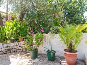 Property grounds - Summer House Silvija - Three Bedroom Holiday House with Terrace (Zaton)