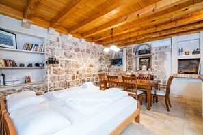 Strykejern/-brett, wi-fi og sengetøy