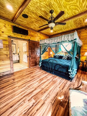 8 bedrooms, iron/ironing board, travel crib, free WiFi