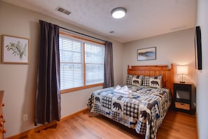 5 bedrooms, travel cot, free WiFi, bed sheets - Snowshoe Creekside Villas - perfect location  (Snowshoe)