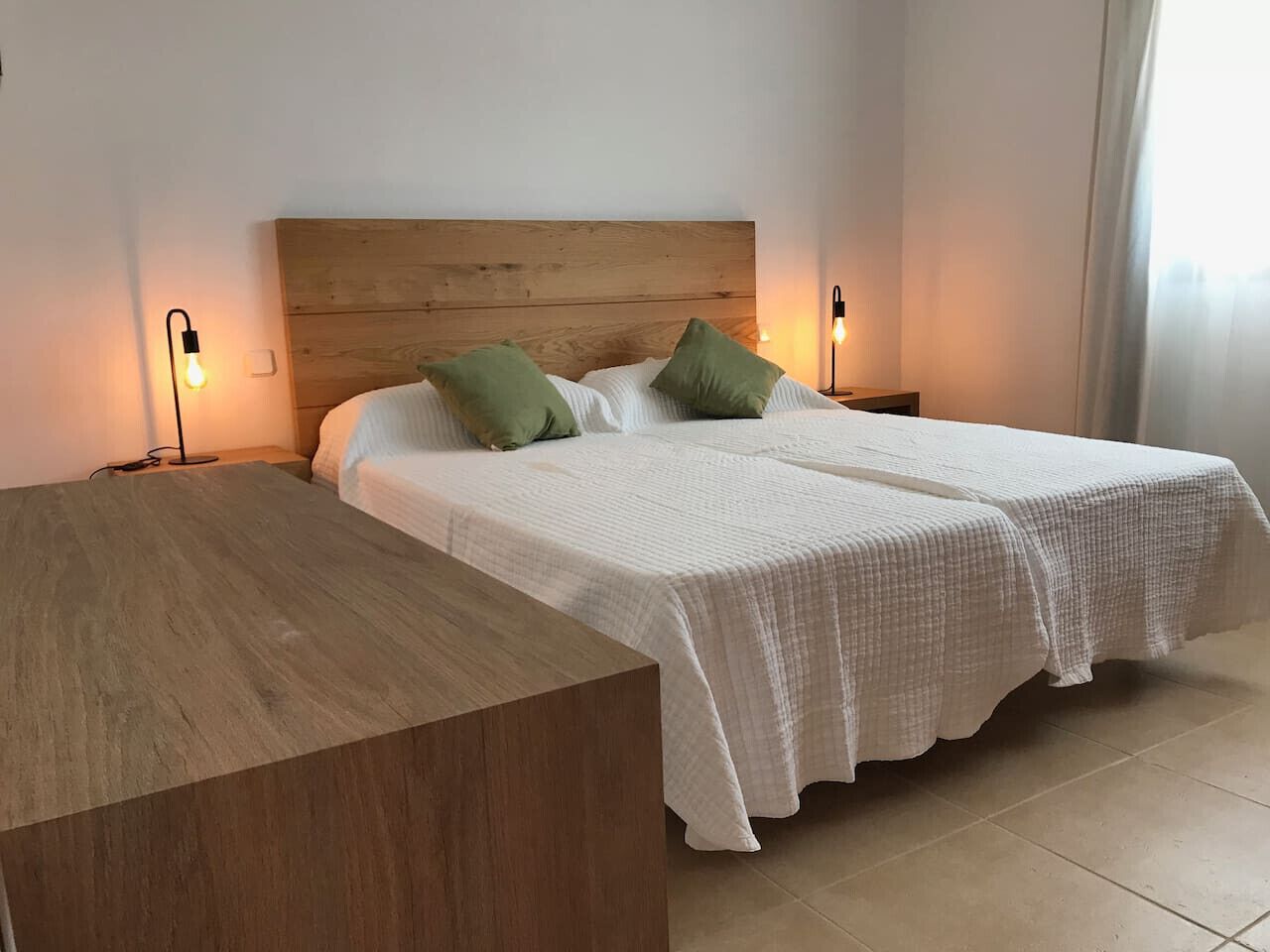 Fer et planche à repasser, Wi-Fi gratuit, draps fournis