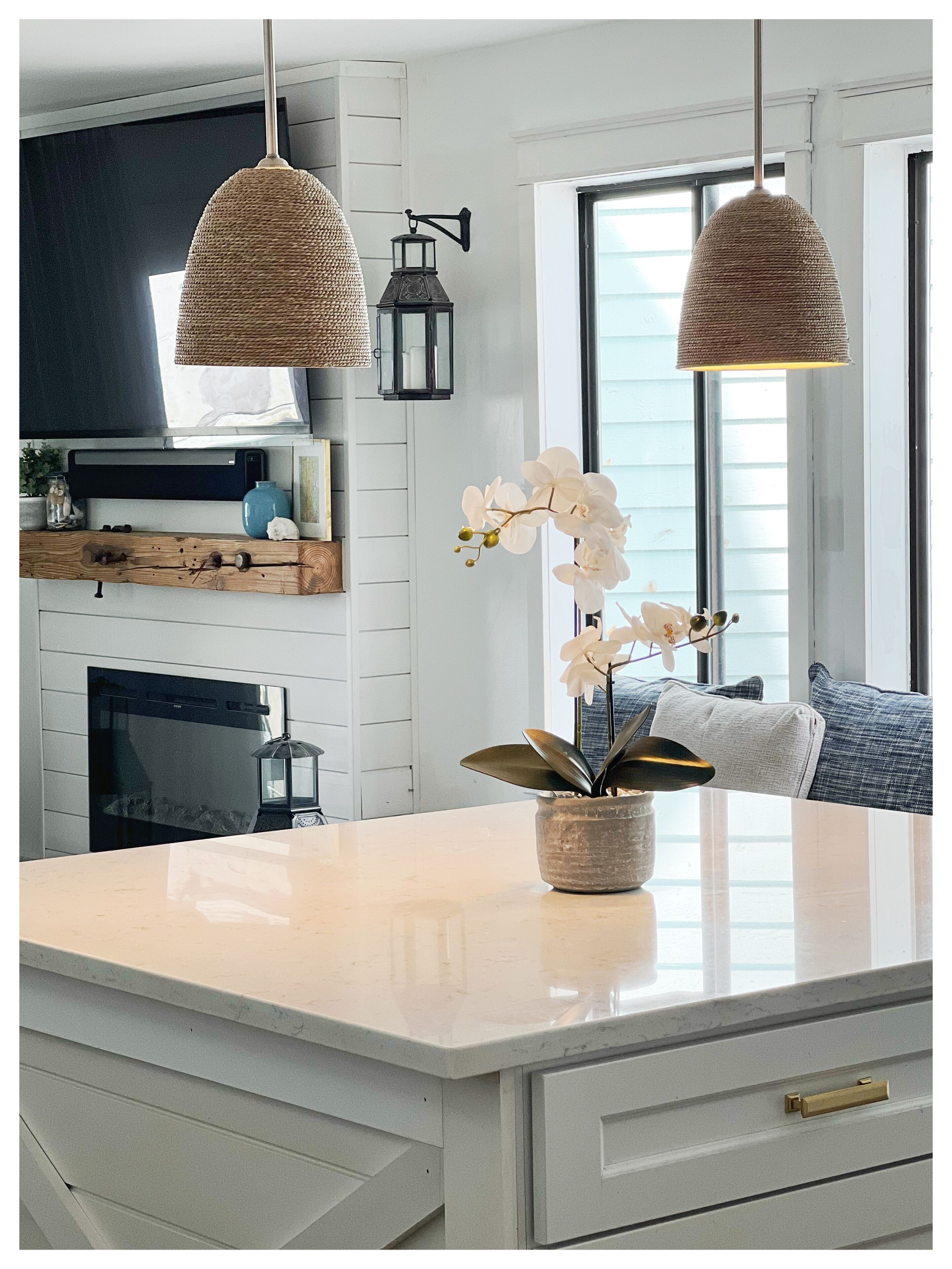 INCREDIBLE LOCATION. Beach Retreat.  Ocean View.  Pet Friendly.  Clean & Comfy.