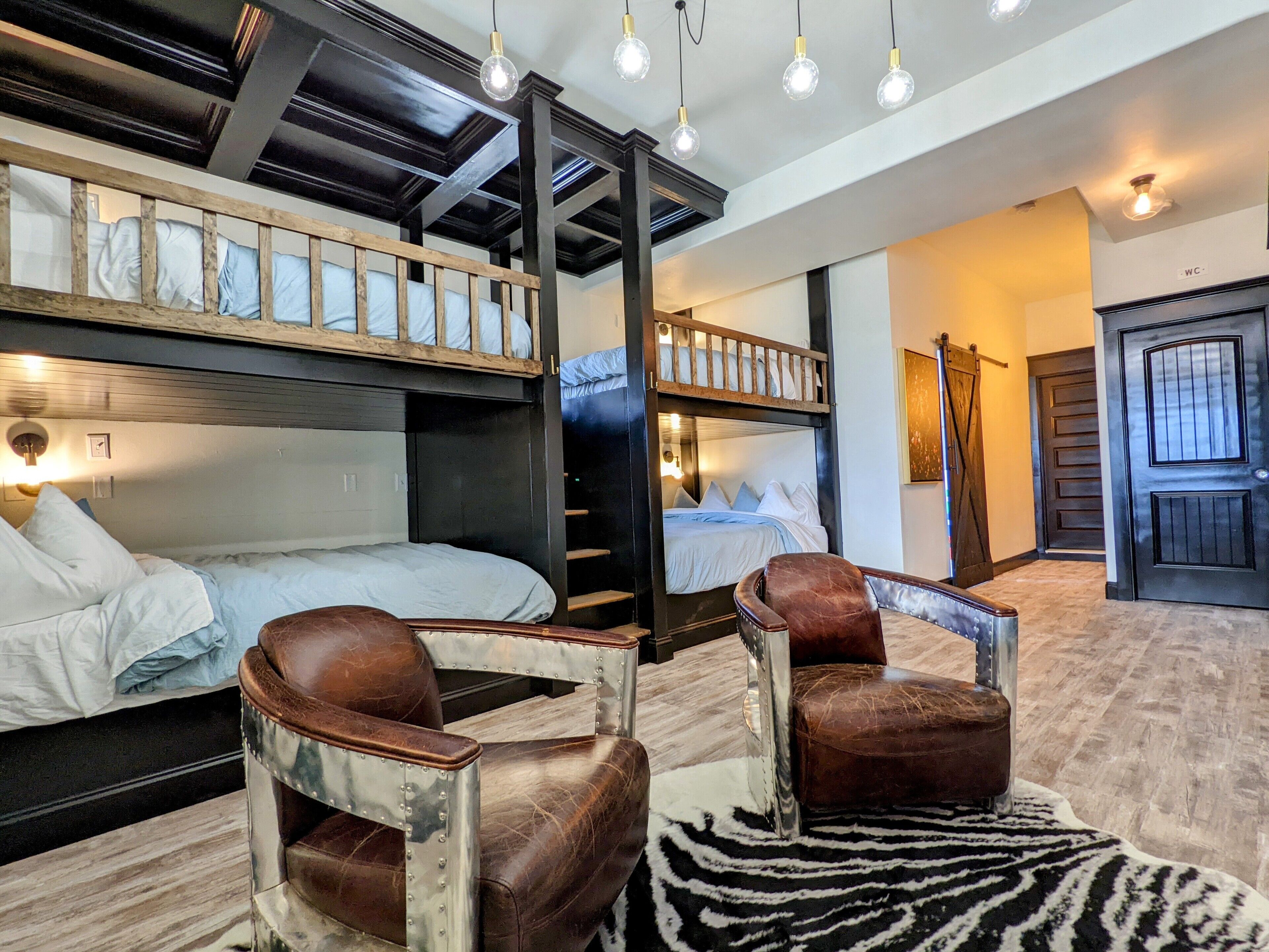 5 chambres, lit parapluie, Wi-Fi gratuit, draps fournis