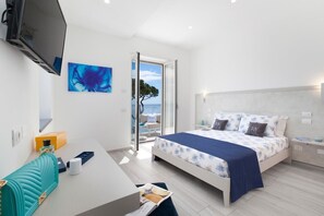 6 bedrooms, iron/ironing board, WiFi, bed sheets