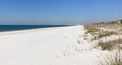 Newly built, cottage with historical details, WiFi & central AC - steps to beach