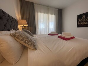 2 habitaciones, tabla de planchar con plancha y wifi gratis 