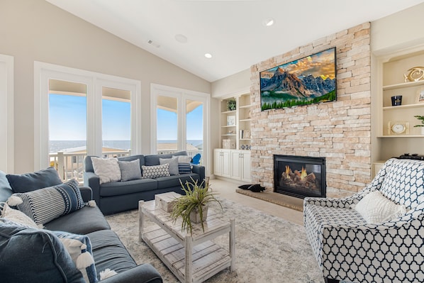 Smart TV, fireplace