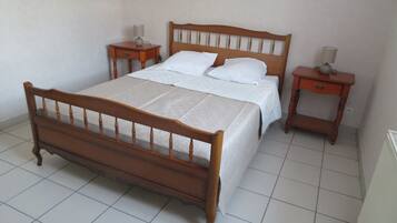 2 bedrooms, desk, iron/ironing board, travel cot