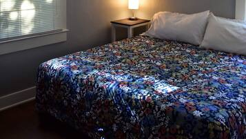 2 chambres, fer et planche à repasser, Wi-Fi gratuit, draps fournis