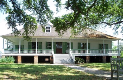 House with King and Queen beds! Garfield Cottage @LSU