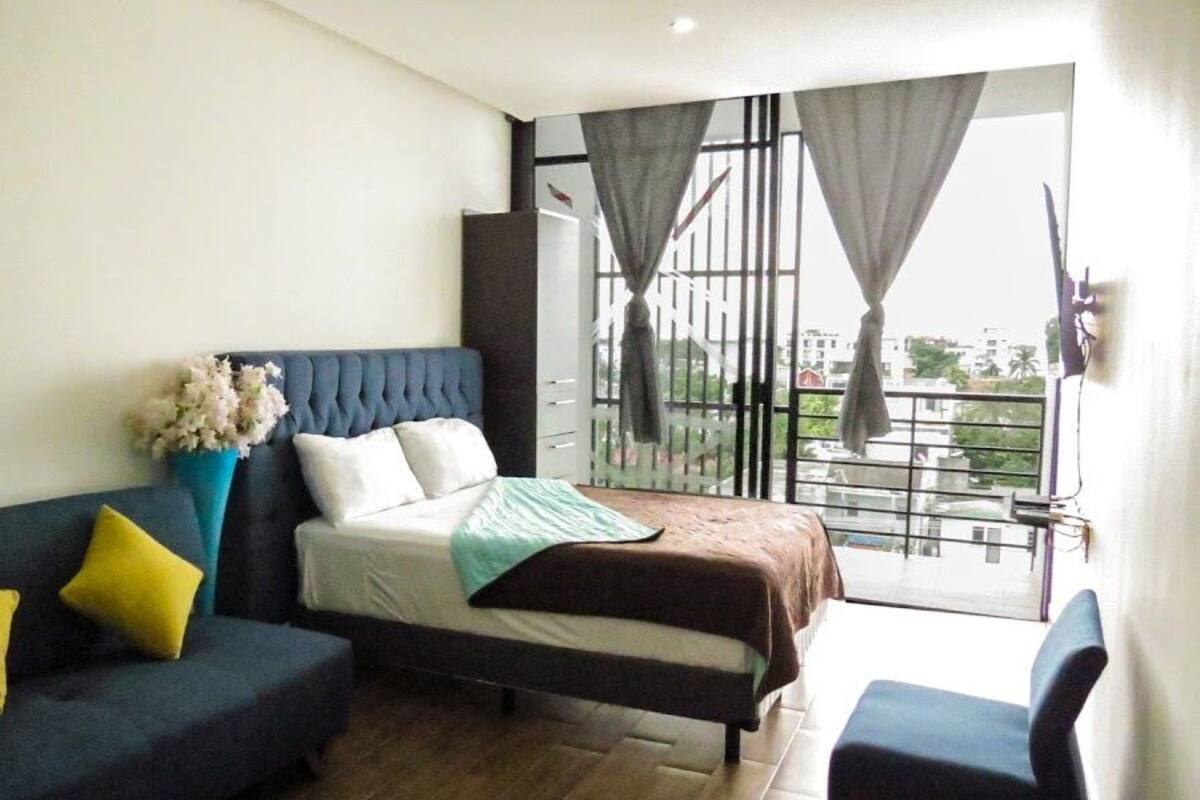 Cofres nos quartos, Wi-Fi de cortesia, roupa de cama
