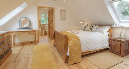 The Groom's Quarters - UK39053