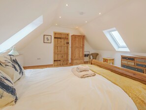 3 bedrooms, free WiFi, bed sheets