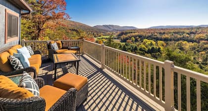 Ursus Slumber -Hot Tub, Stunning Views, 3bdr/2bath
