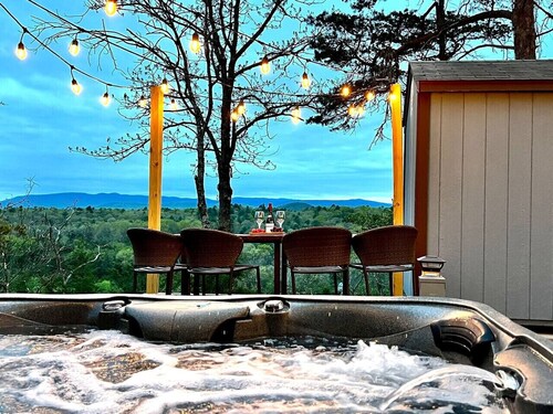 Ursus Slumber -Hot Tub, Stunning Views, 3bdr/2bath