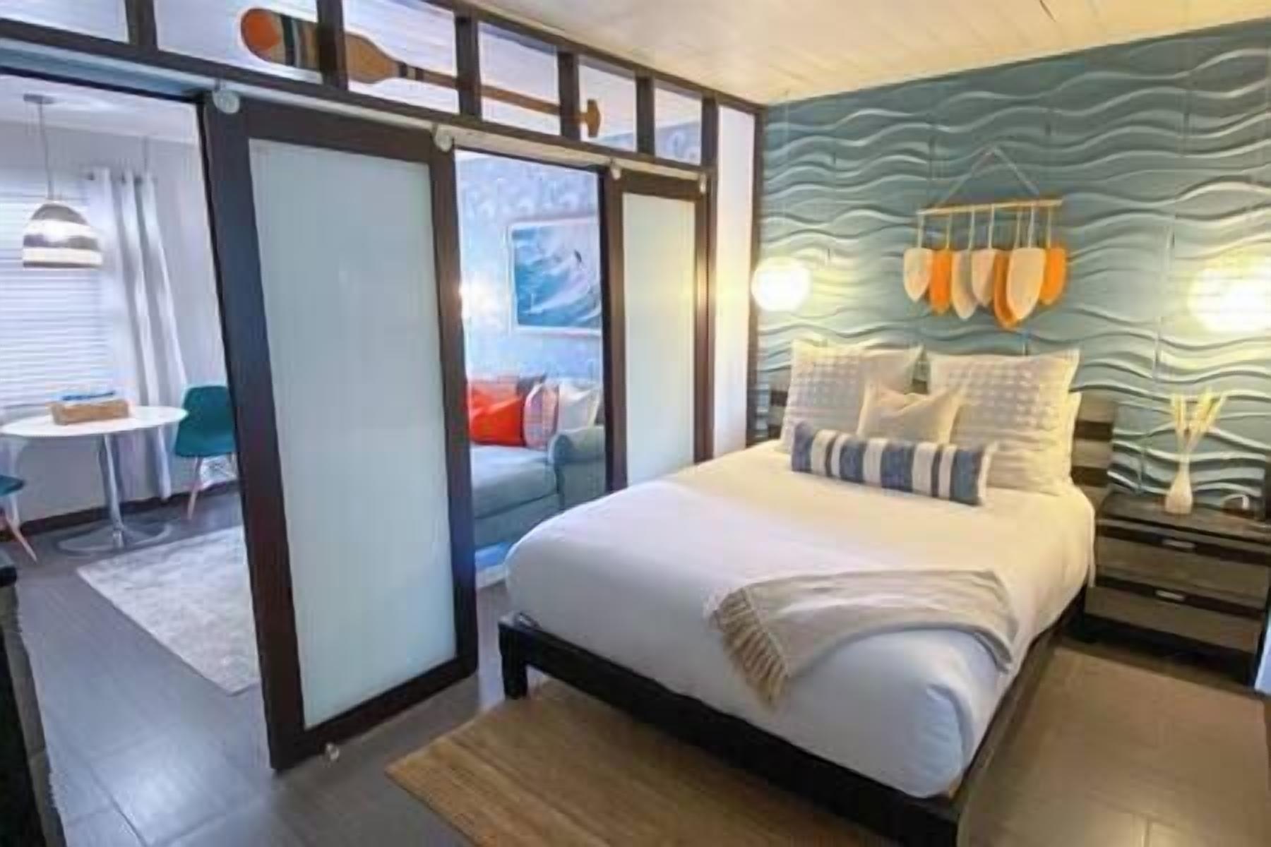 1 slaapkamer, een strijkplank/strijkijzer, wifi, beddengoed