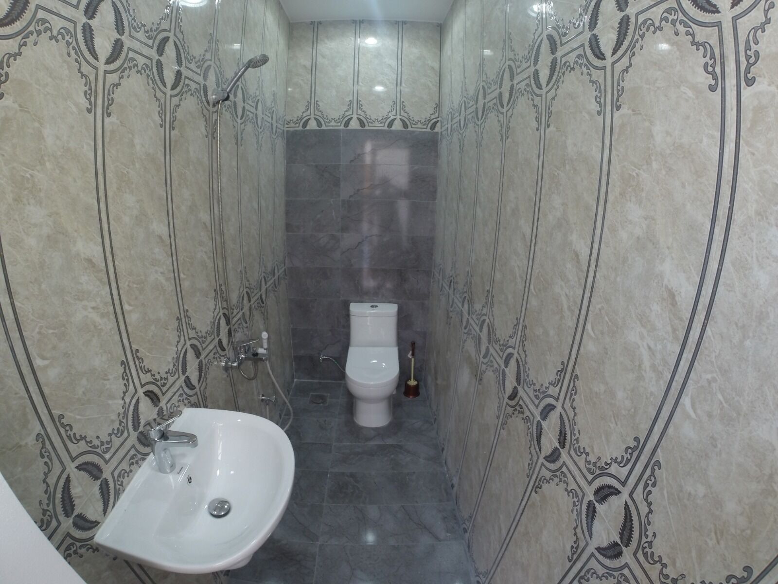Shower, bidet, towels, soap