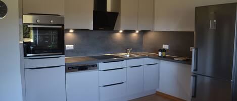 Fridge, microwave, oven, stovetop