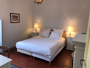 2 bedrooms, iron/ironing board, travel crib, free WiFi