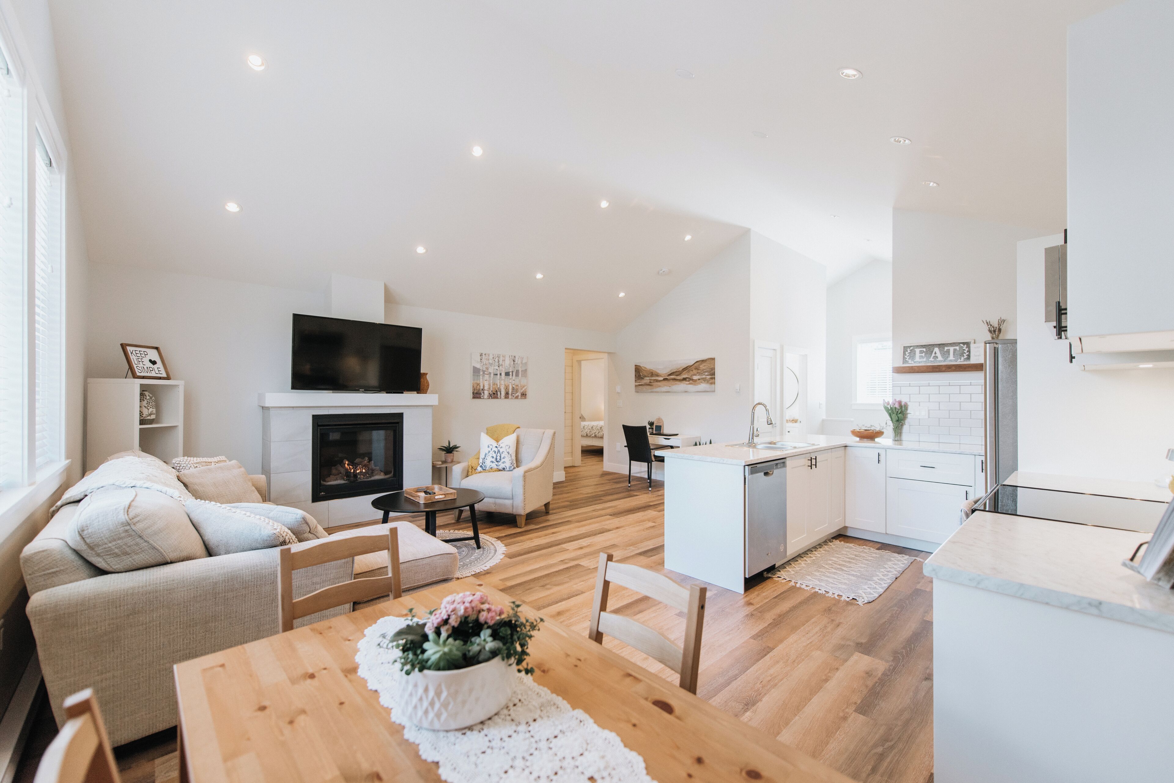 Télévision, cheminée