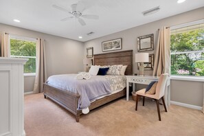 4 bedrooms, WiFi, bed sheets - Blue View - Private Boat Launch on property! (Arley)