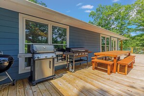 Outdoor dining - Blue View - Private Boat Launch on property! (Arley)