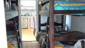 2 bedrooms, desk, free WiFi, bed sheets