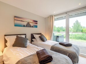 4 soverom, wi-fi (inkludert) og sengetøy