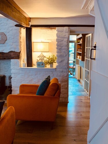 Market Lodge - Boutique Cottage