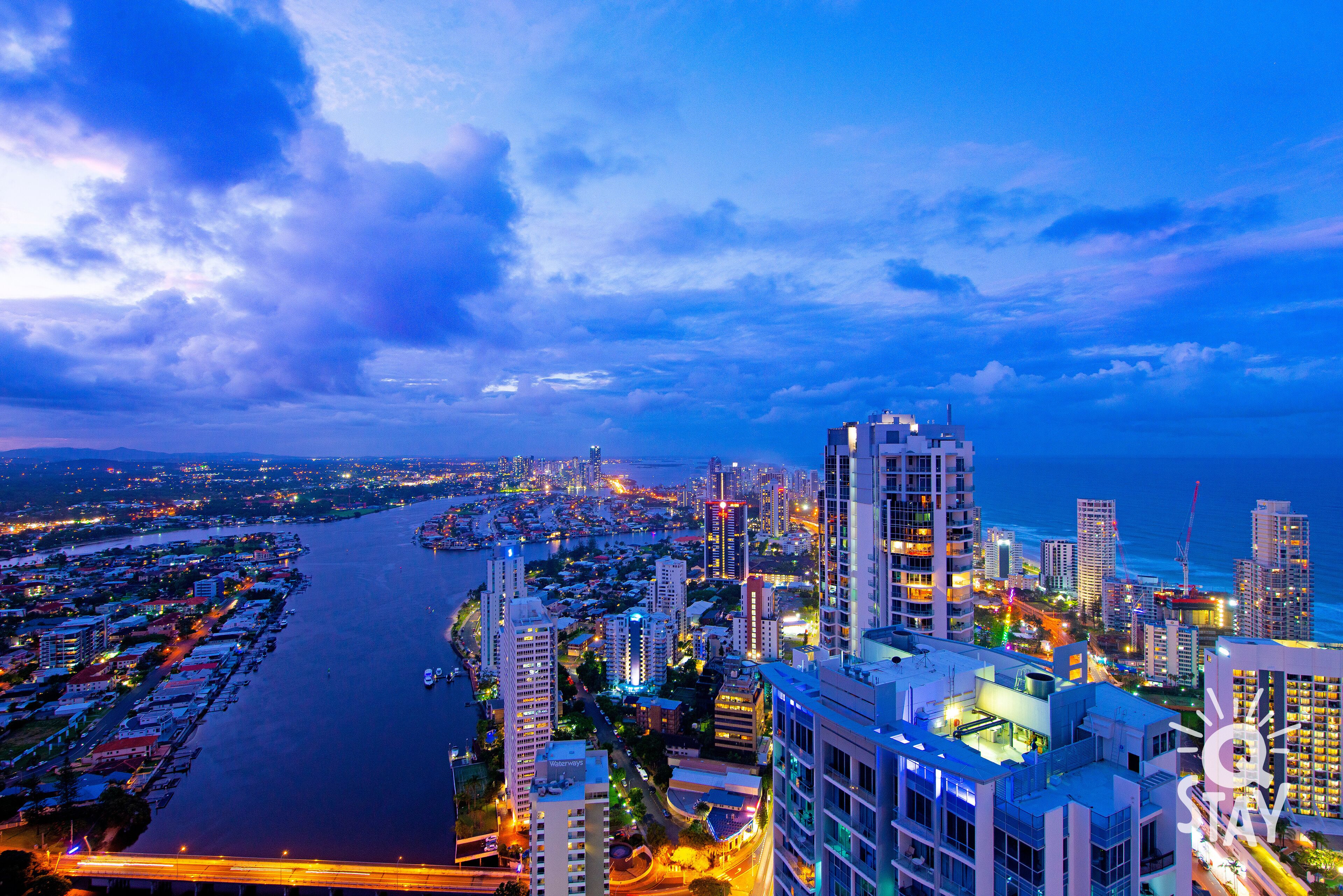 ♦️ Circle on Cavill – 3 Bedroom Sub Penthouse Ocean Good for 10 pax — Q Stay