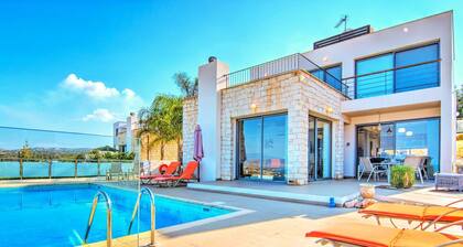 Villa Genevieve - a villa that sleeps 6 guests in 3 bedrooms