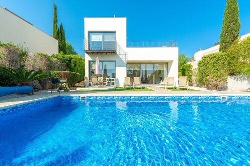 Villa Ocean View -  a villa that sleeps 6 guests  in 3 bedrooms