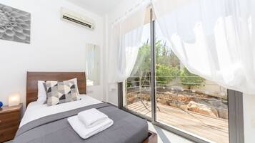 3 bedrooms, iron/ironing board, free WiFi