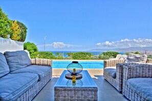 Pool - Villa Hillcrest - a villa that sleeps 6 guests in 3 bedrooms (Neo Chorio)