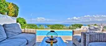 Villa Hillcrest -  a villa that sleeps 6 guests  in 3 bedrooms